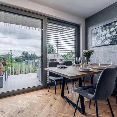 Apartmanova Pod Stitmi * Stará Lesná