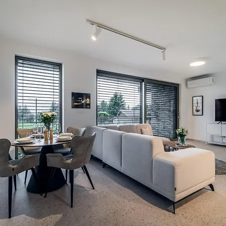 Apartmanova Pod Stitmi *