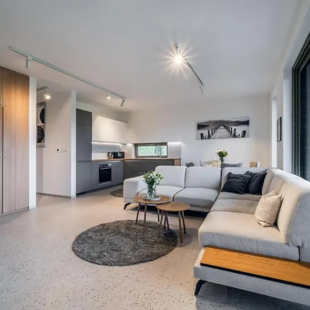 Apartmanova Pod Stitmi * Stará Lesná